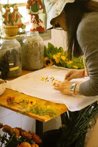 Taller de Tintes Naturales con flores 