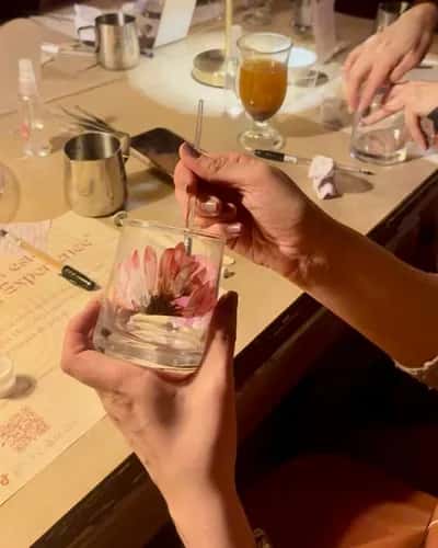 Taller de Velas Artesanales: Candlelight & Vino