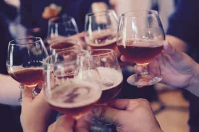 Cata de Cerveza y Mini Burgers Para El Afterwork