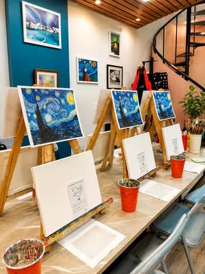 Tarde de Pintura y Vino