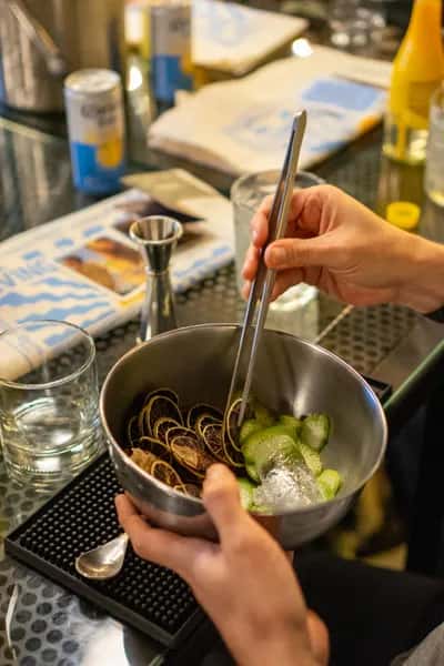 Clase de Coctelería del Mundo en iLatina
