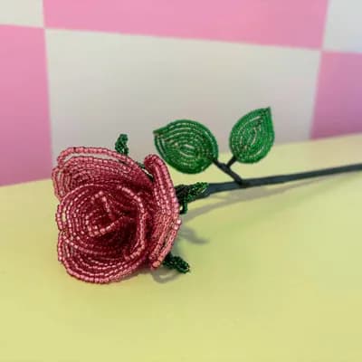 Crea una Rosa Eterna en Chaquiras