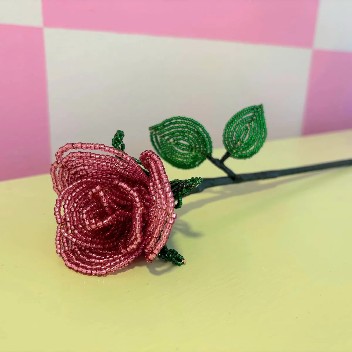 Crea una Rosa Eterna en Chaquiras