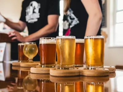 Cata de Cerveza y Mini Burgers Para El Afterwork