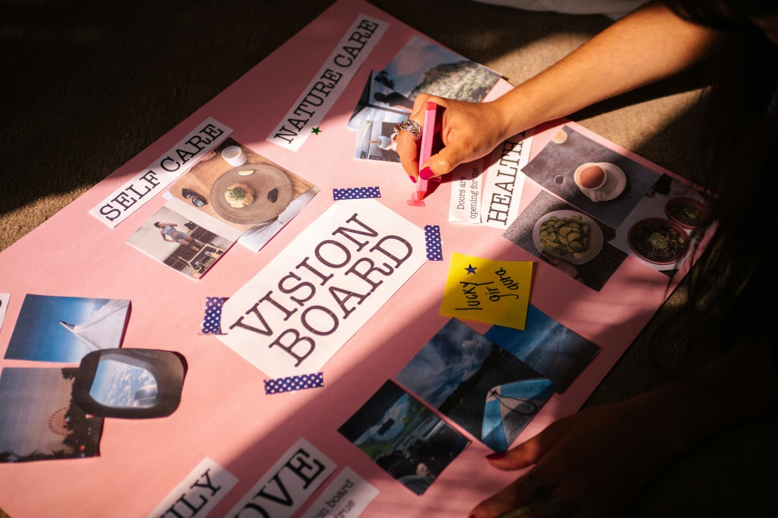 Taller de Vision Board: Crea Tu Mapa de Sueños